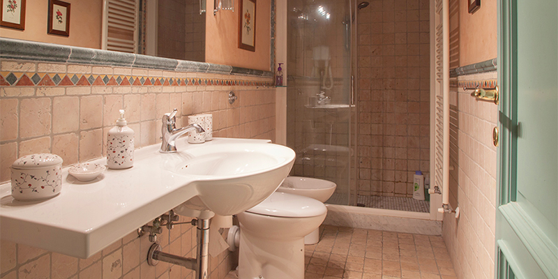 Timeless bathrooms at Pinti Arnaldo